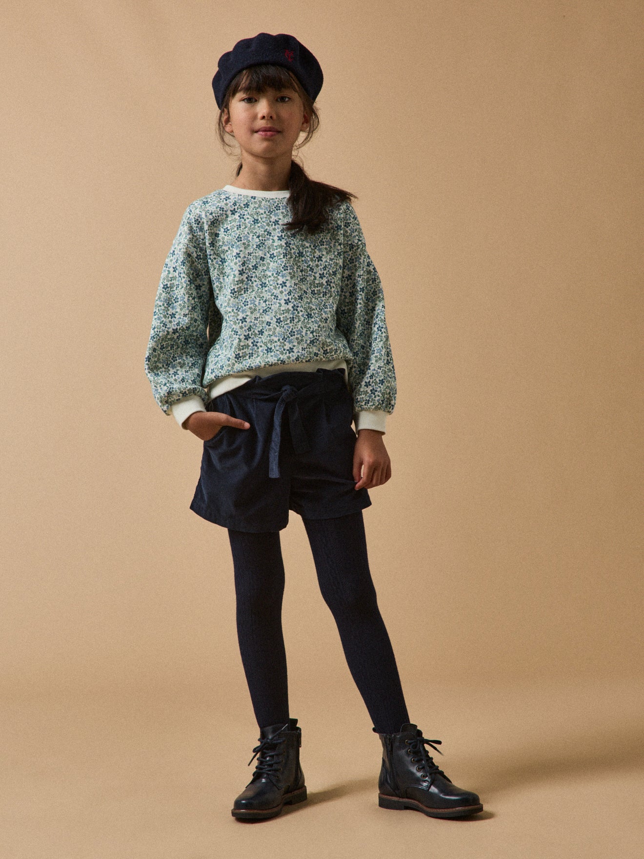 Mädchen Paperbag-Shorts aus Velours