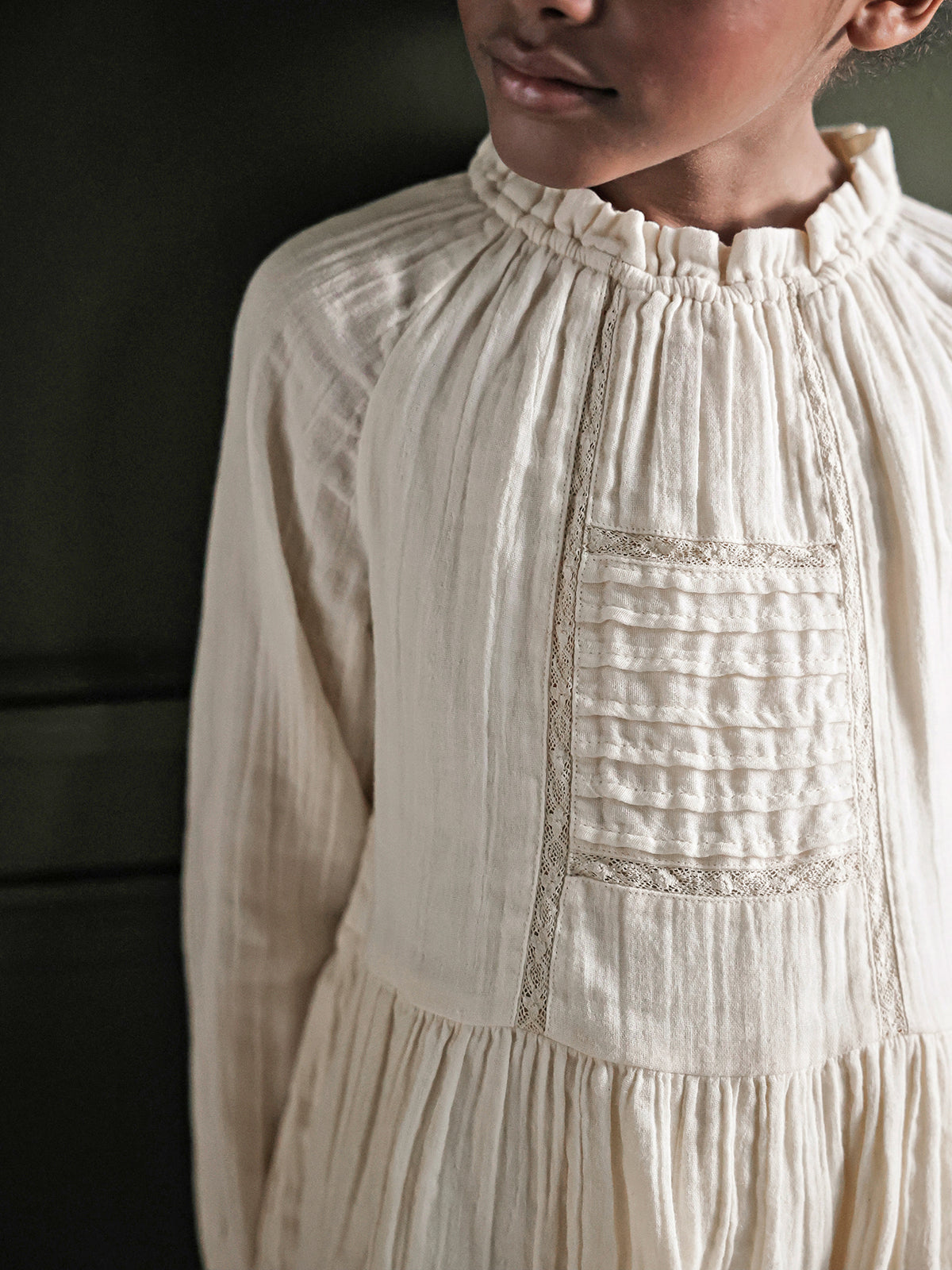 Mädchenkleid aus Baumwoll-Gaze