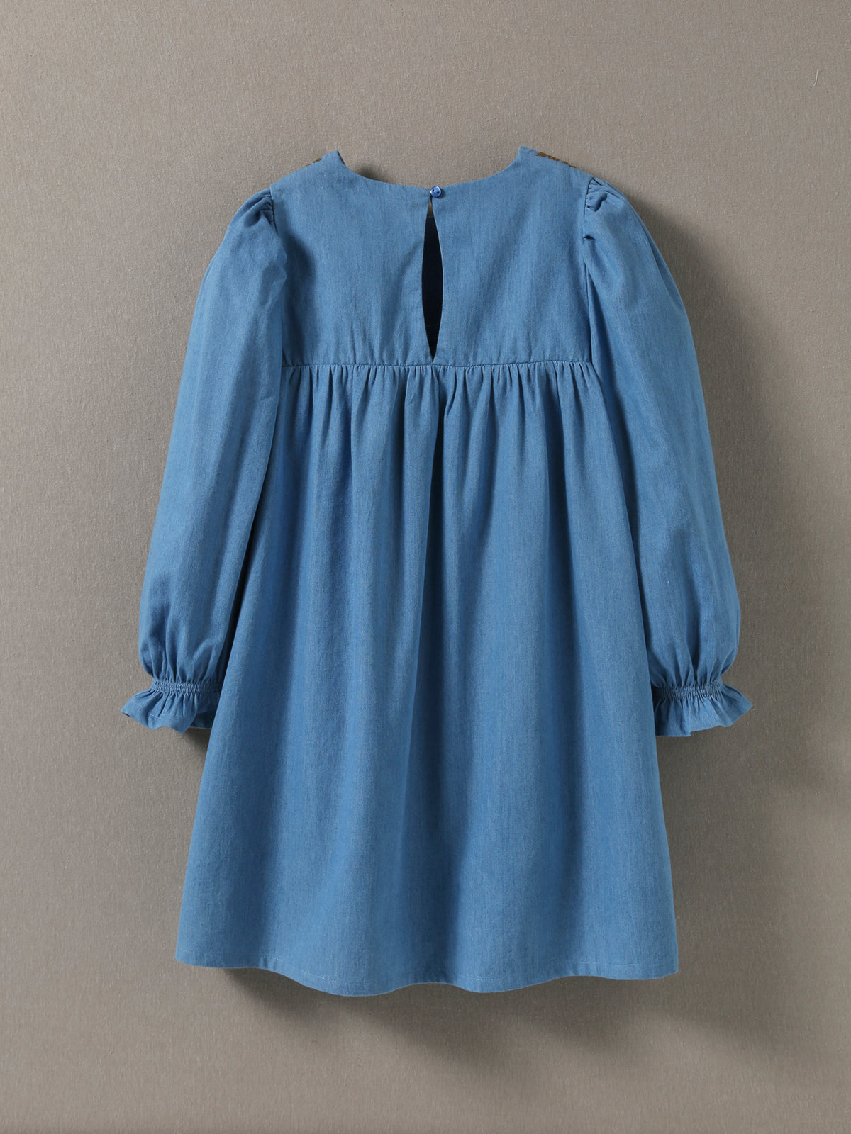 Mädchenkleid aus leichtem Denim