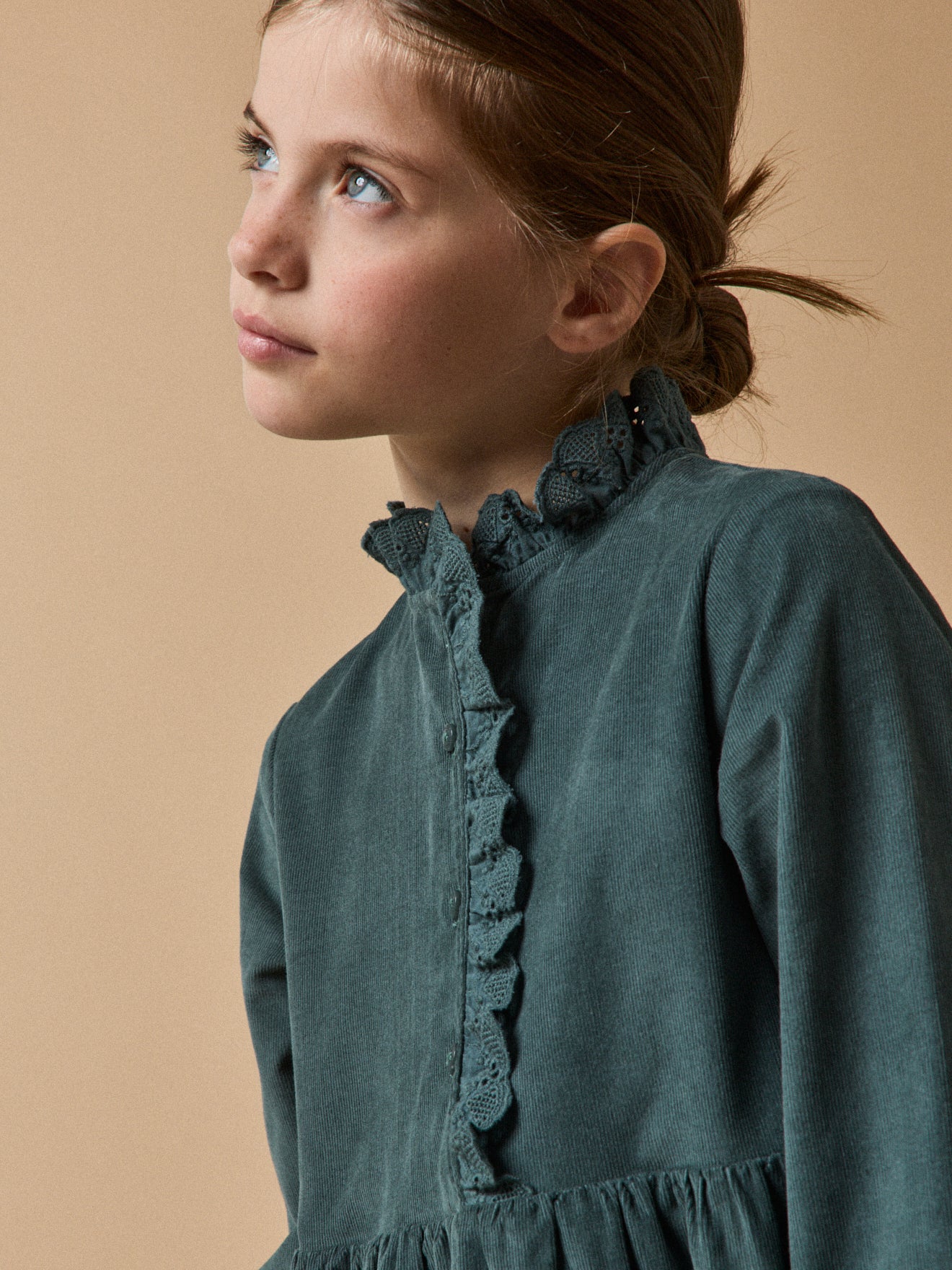 Mädchenkleid aus Velours