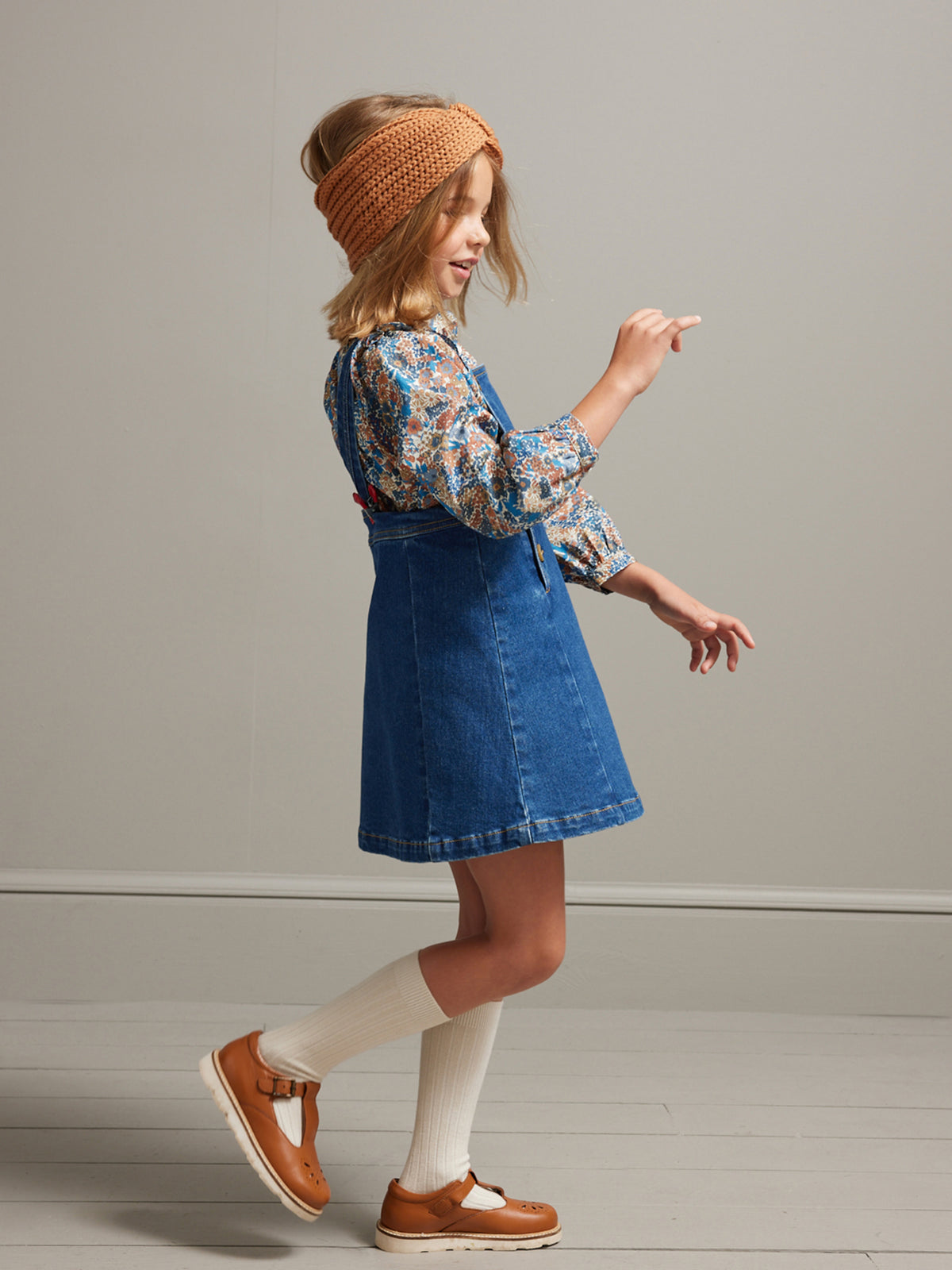 Mädchen-Latzkleid aus Denim