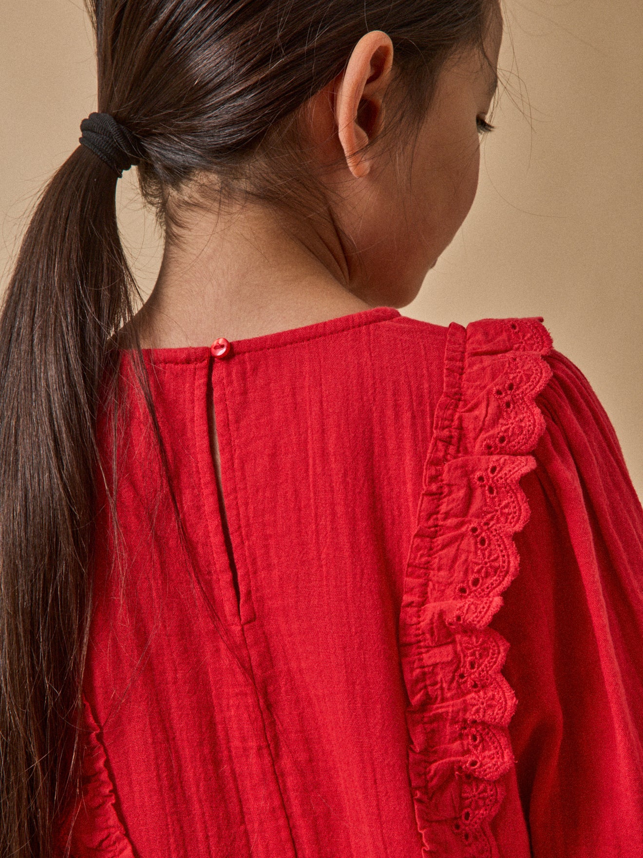 Mädchenkleid aus Baumwoll-Gaze