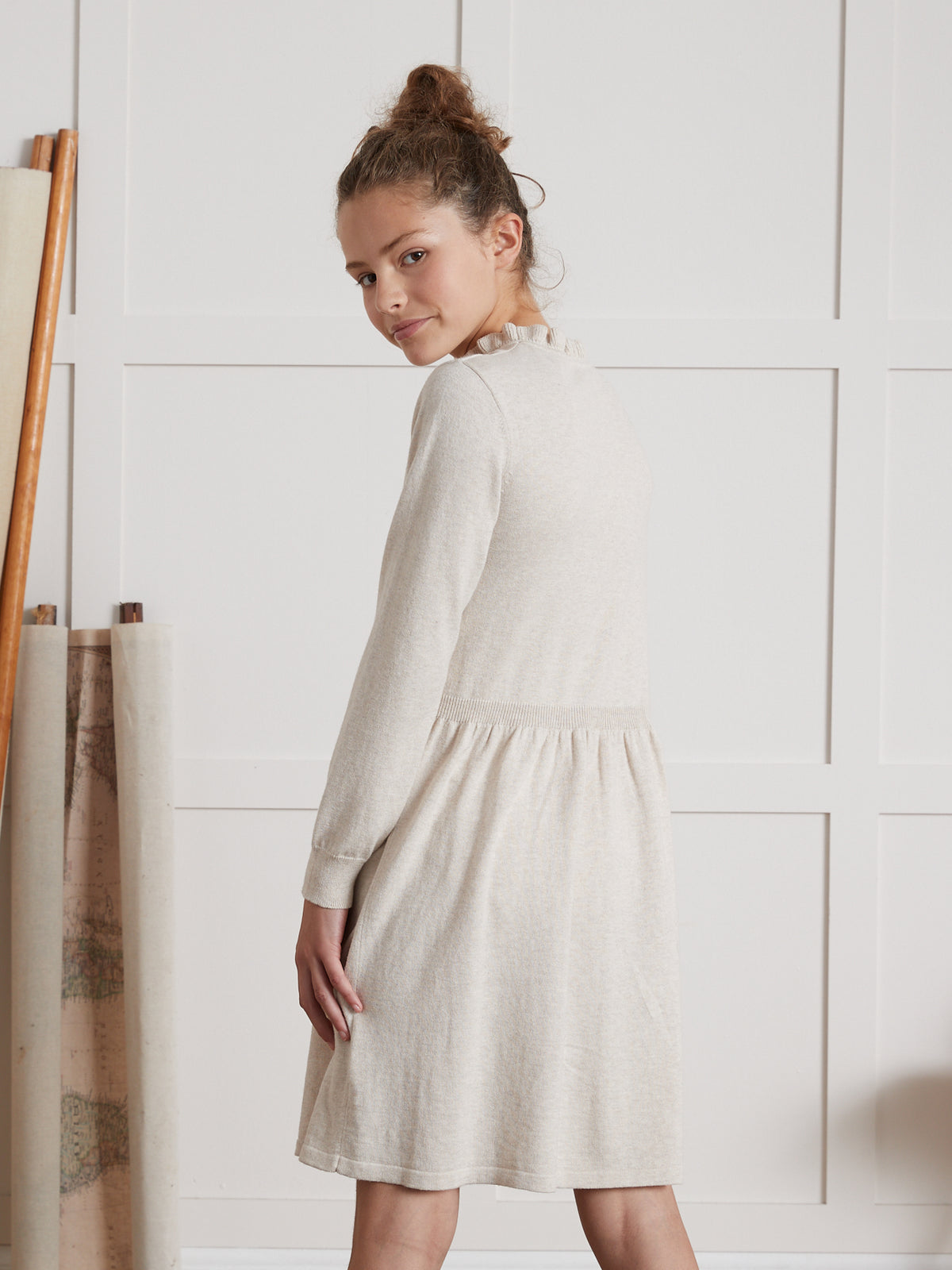 Mädchen-Strickkleid mit Lochmuster