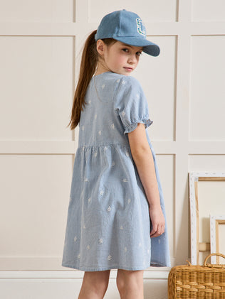 Mädchenkleid – Vichy-Karos und Stickerei