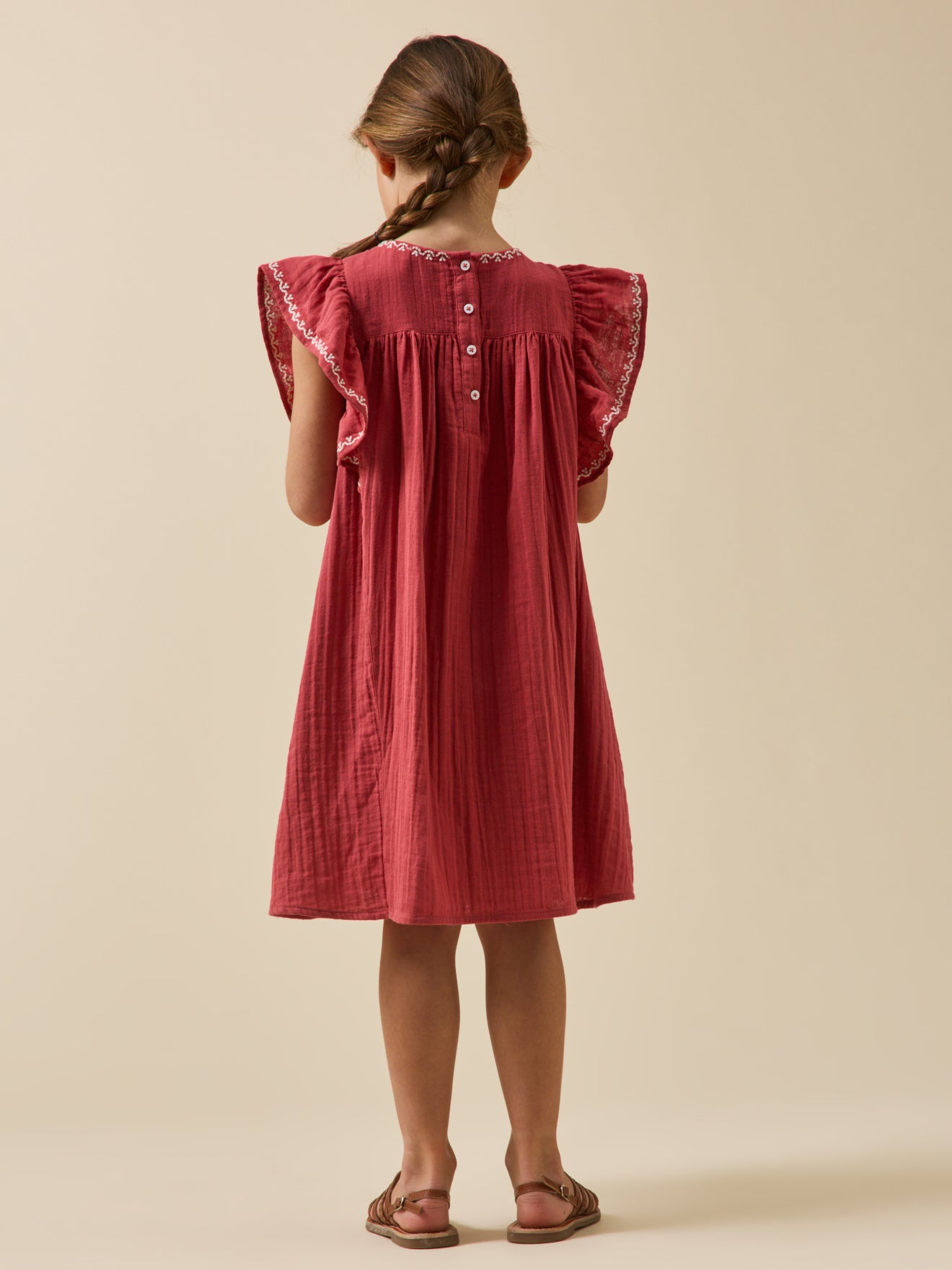 Mädchenkleid aus Bio-Baumwollgaze mit Stickerei