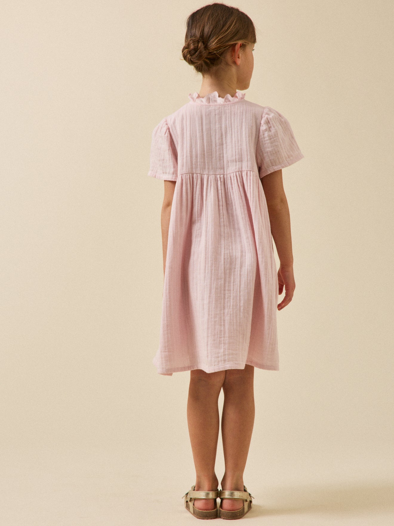 Mädchenkleid aus Baumwollgaze