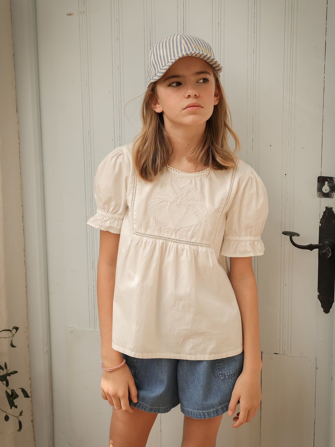 Blouse fille plastron brodée