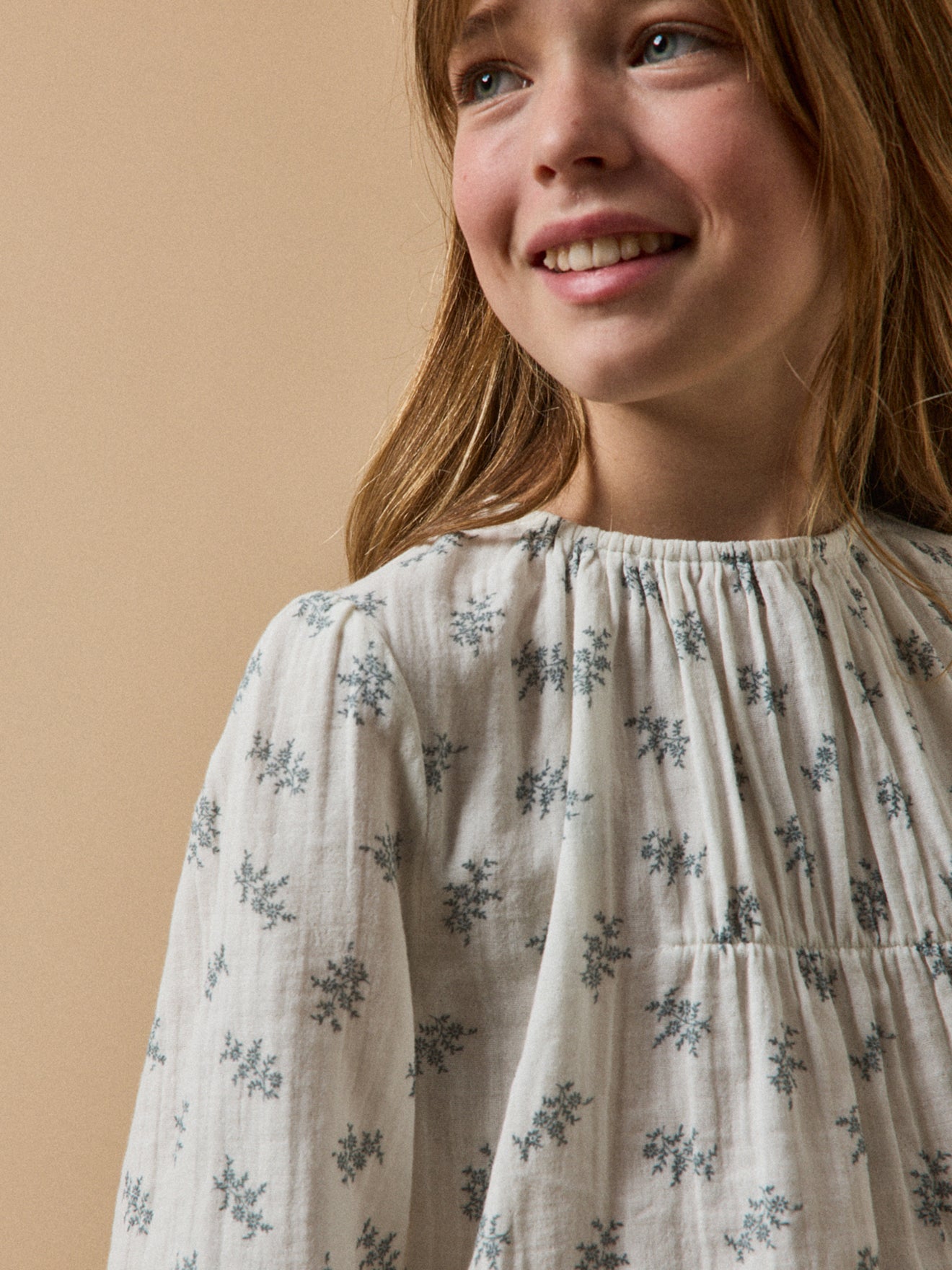 Mädchenbluse  aus Baumwollgaze mit Dessin « Suzanne »