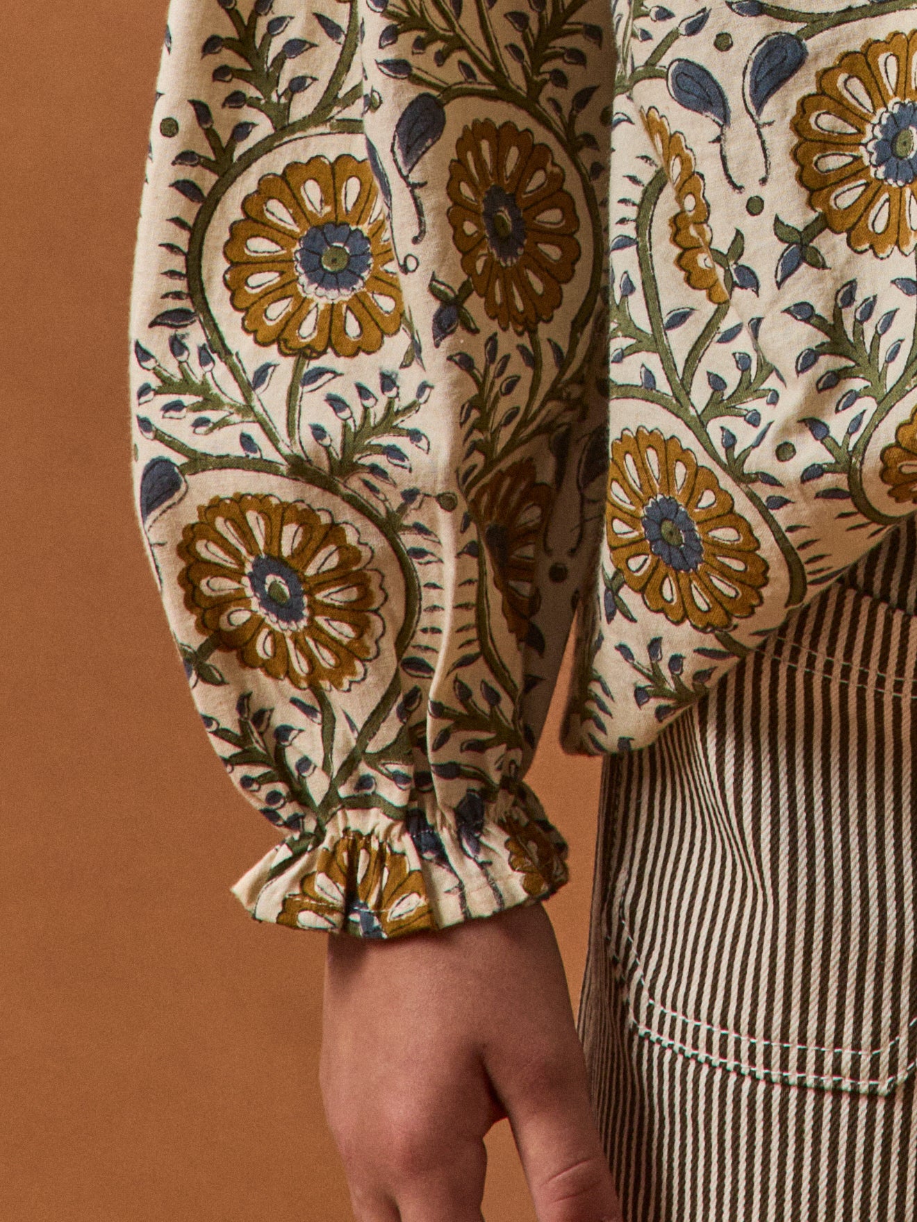 Mädchenbluse mit Blumenmuster « TILDAM » – Kollektion von Cyrillus X Apaches