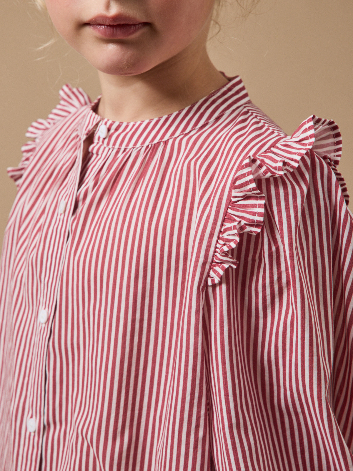 Mädchenbluse mit Volants, gestreift