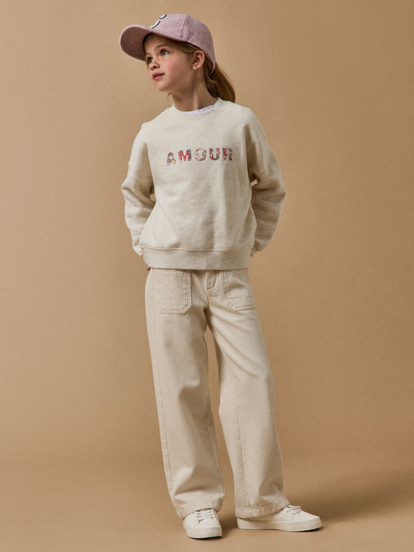 Mädchen-Sweatshirt mit Buchstaben aus Liberty®-Stoff – Bio-Baumwolle