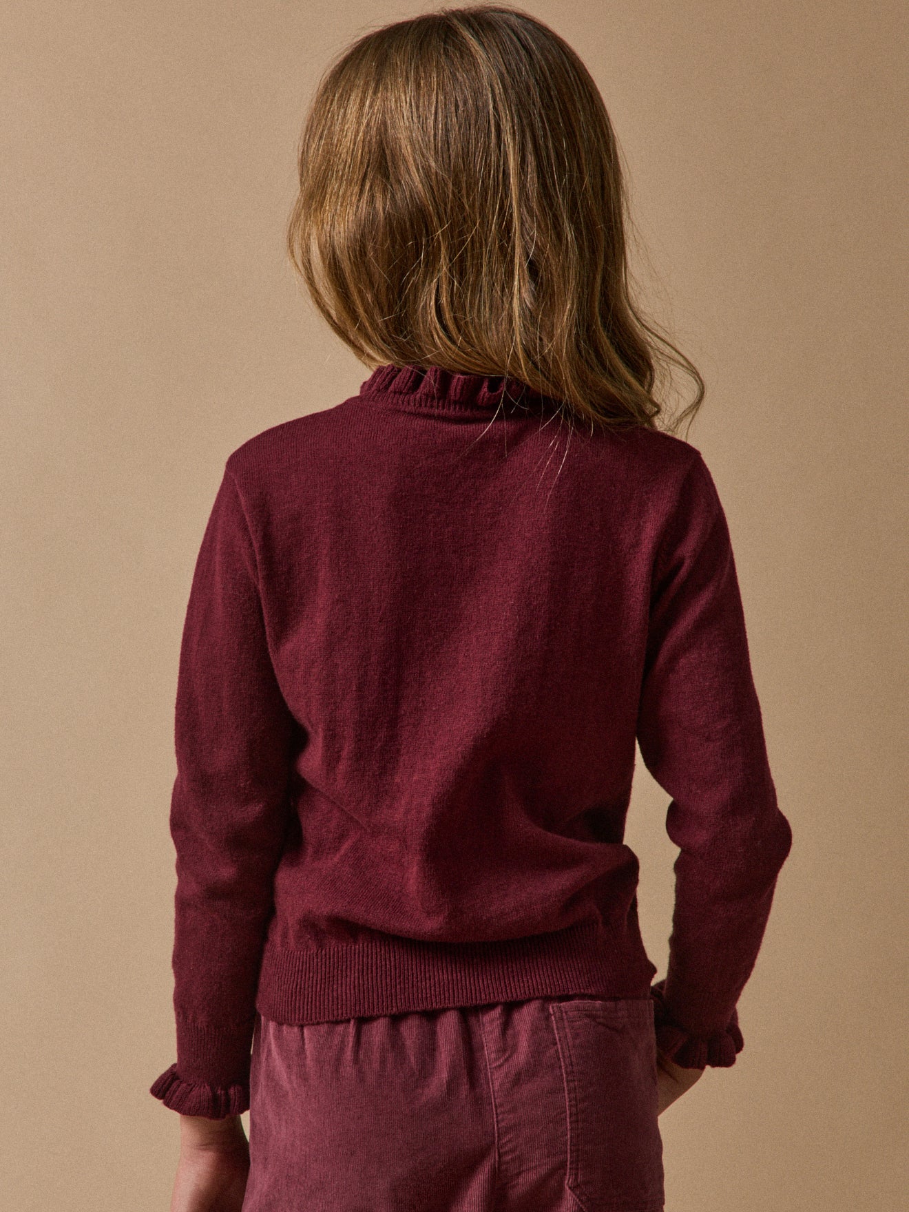 Mädchenpullover mit Volants