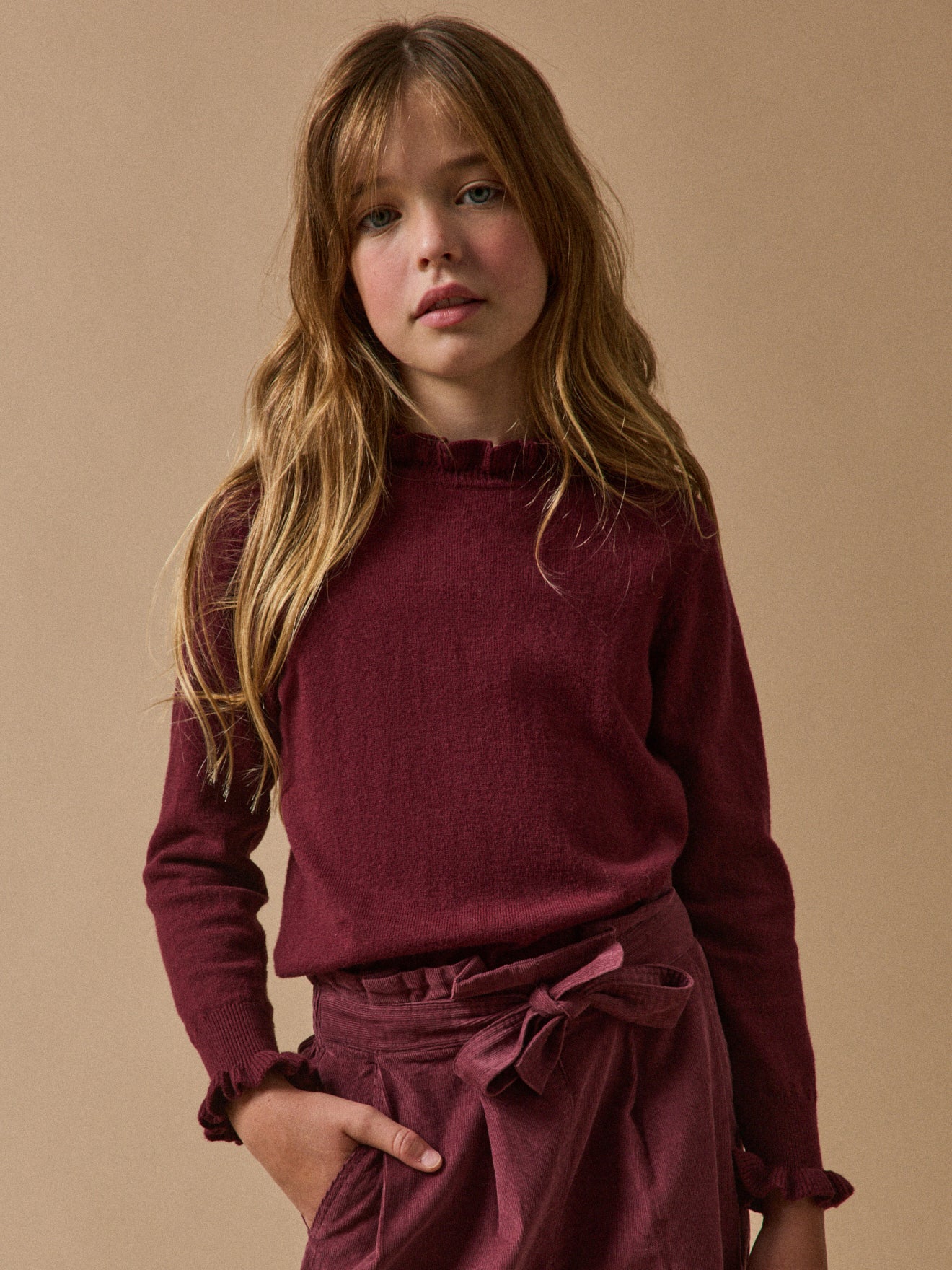 Mädchenpullover mit Volants