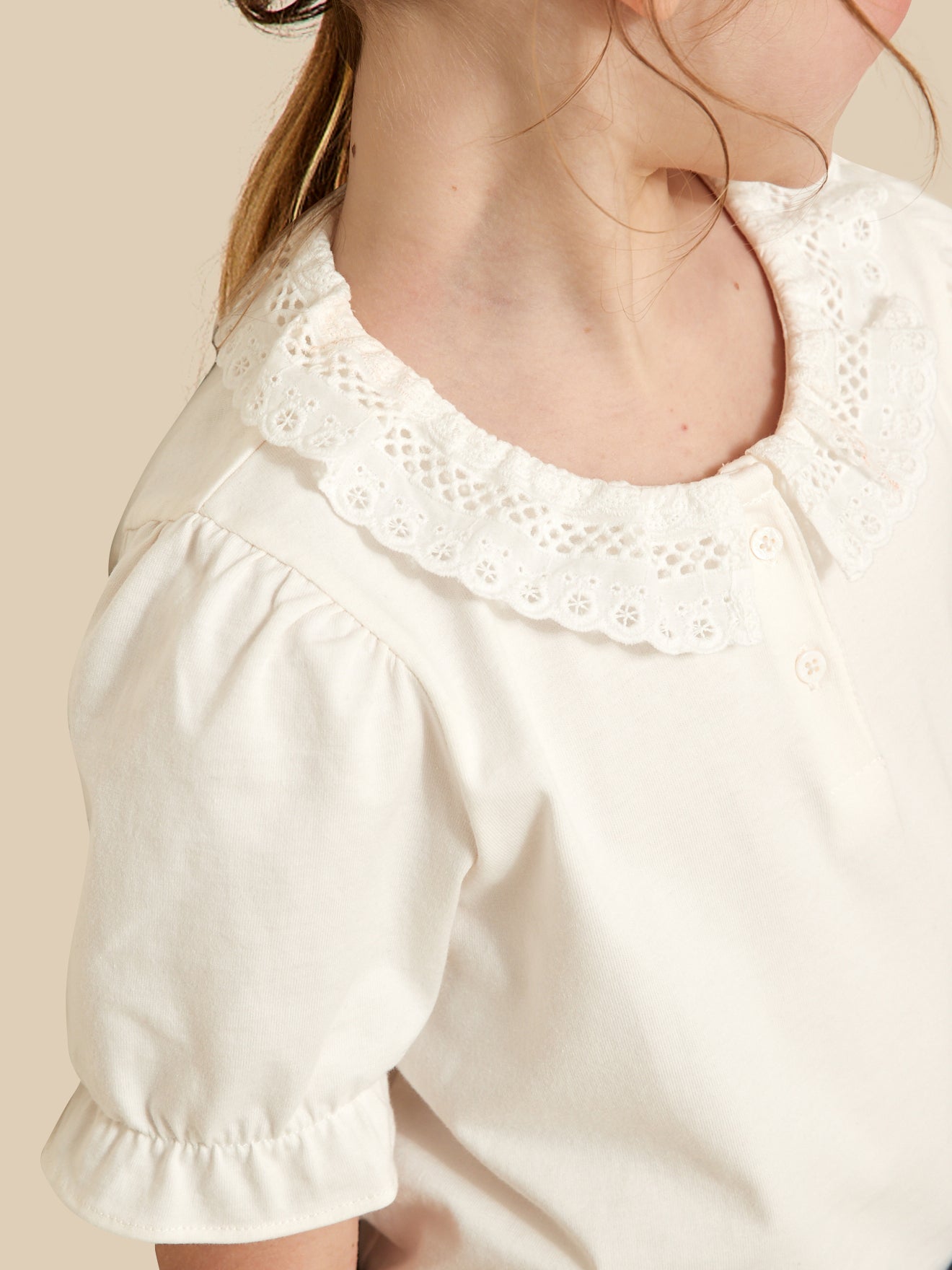 Mädchen T-Shirt mit Spitzenkragen – Bio-Baumwolle