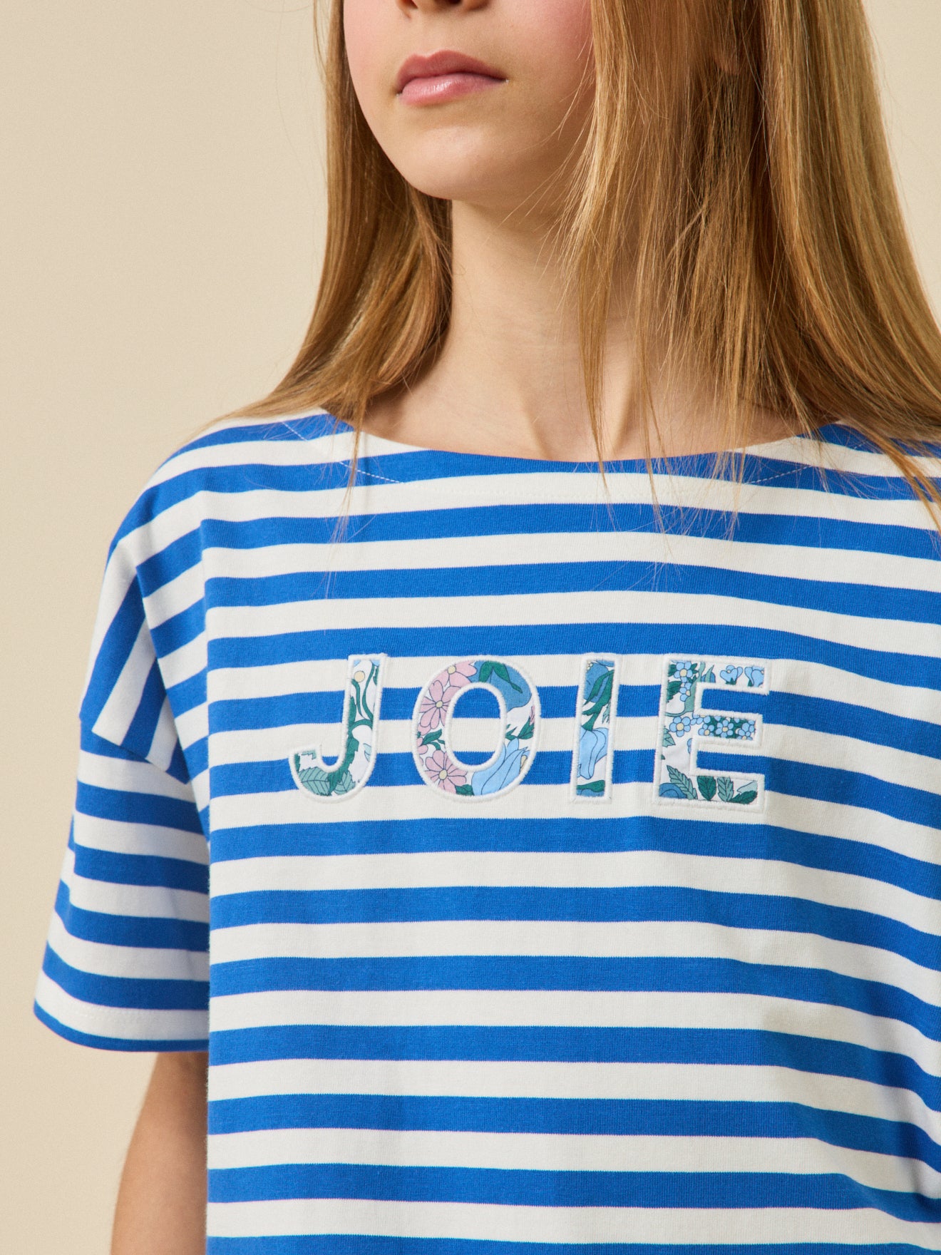 Mädchen T-Shirt mit Schriftzug – Kollektion « Junior »