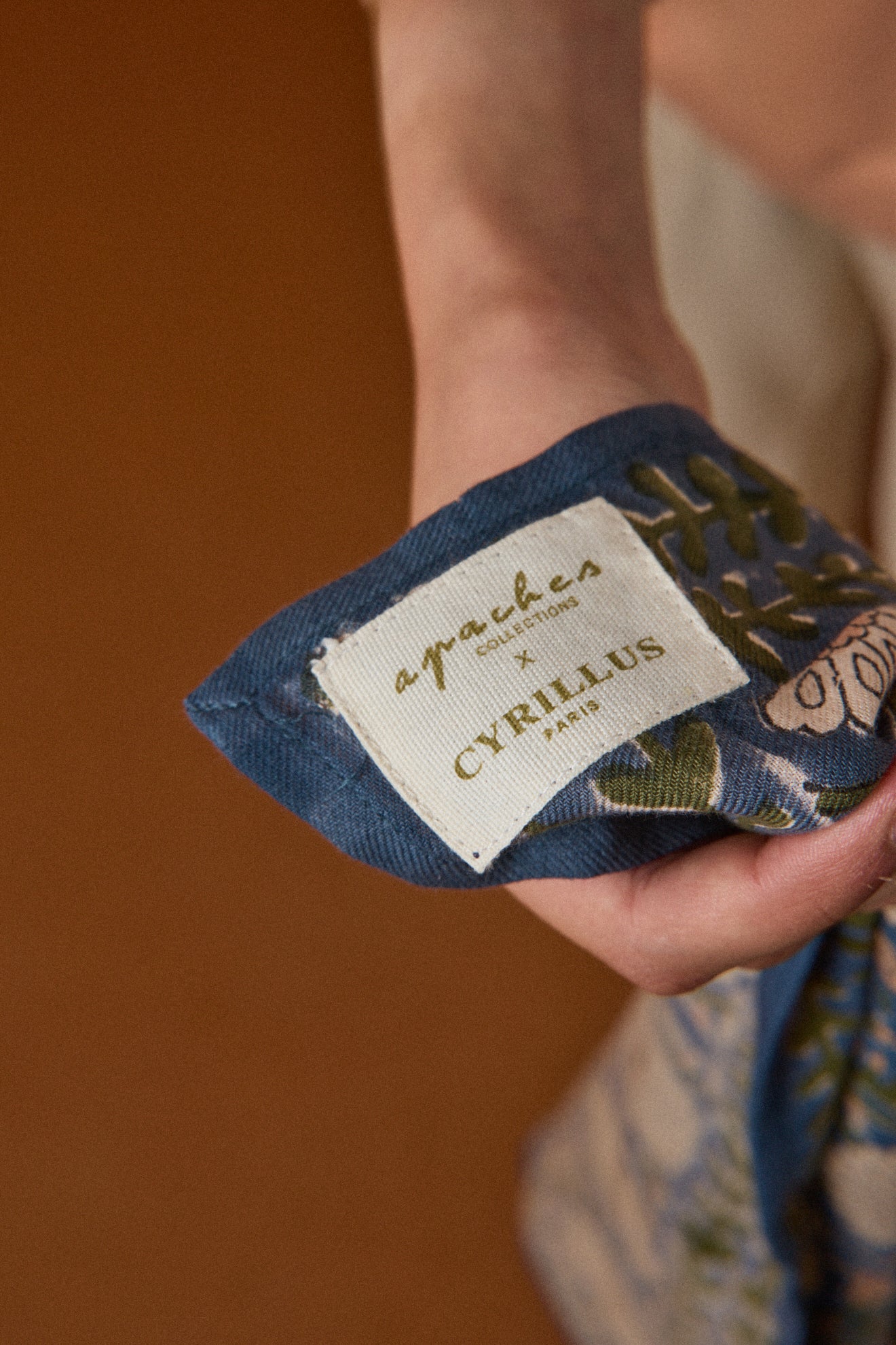 Kleines Tuch MANIKA – Kollektionen von Cyrillus X Apaches