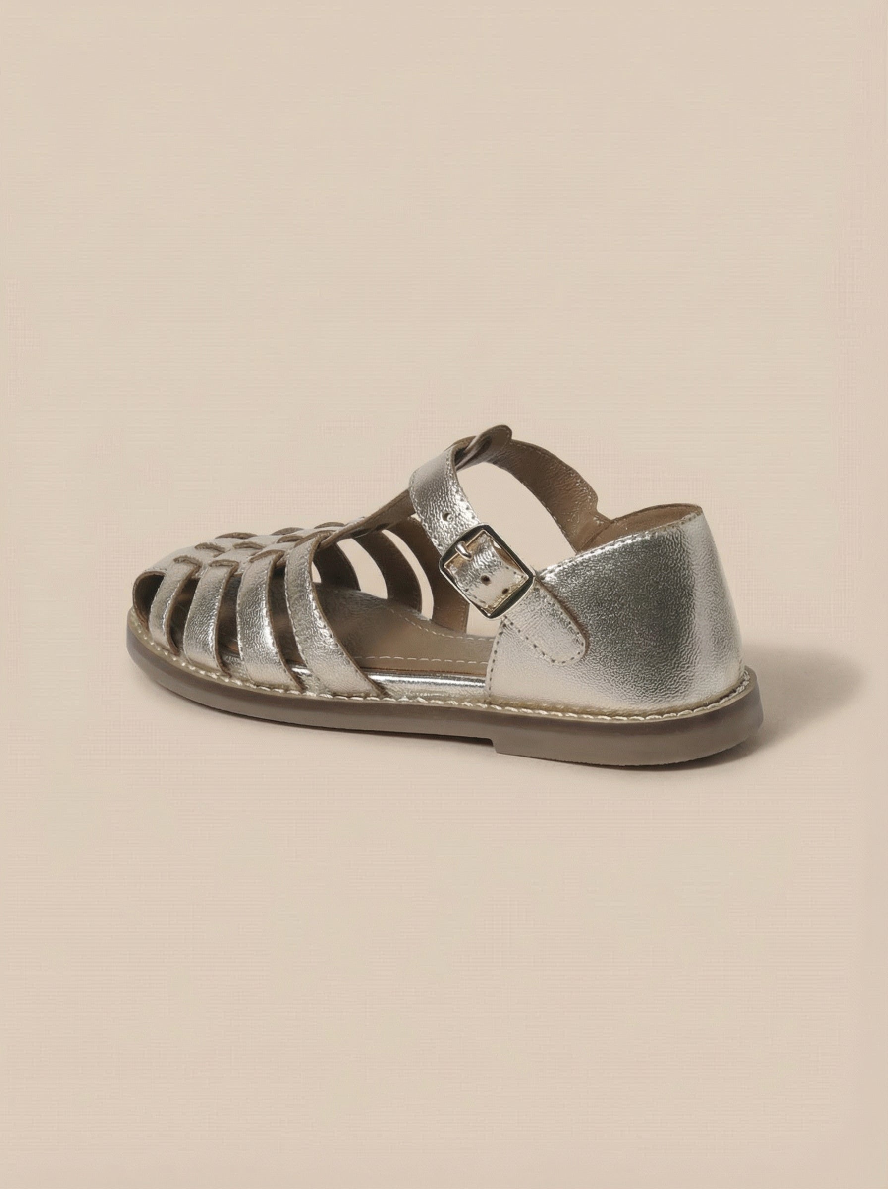 Schimmernde Mädchensandalen