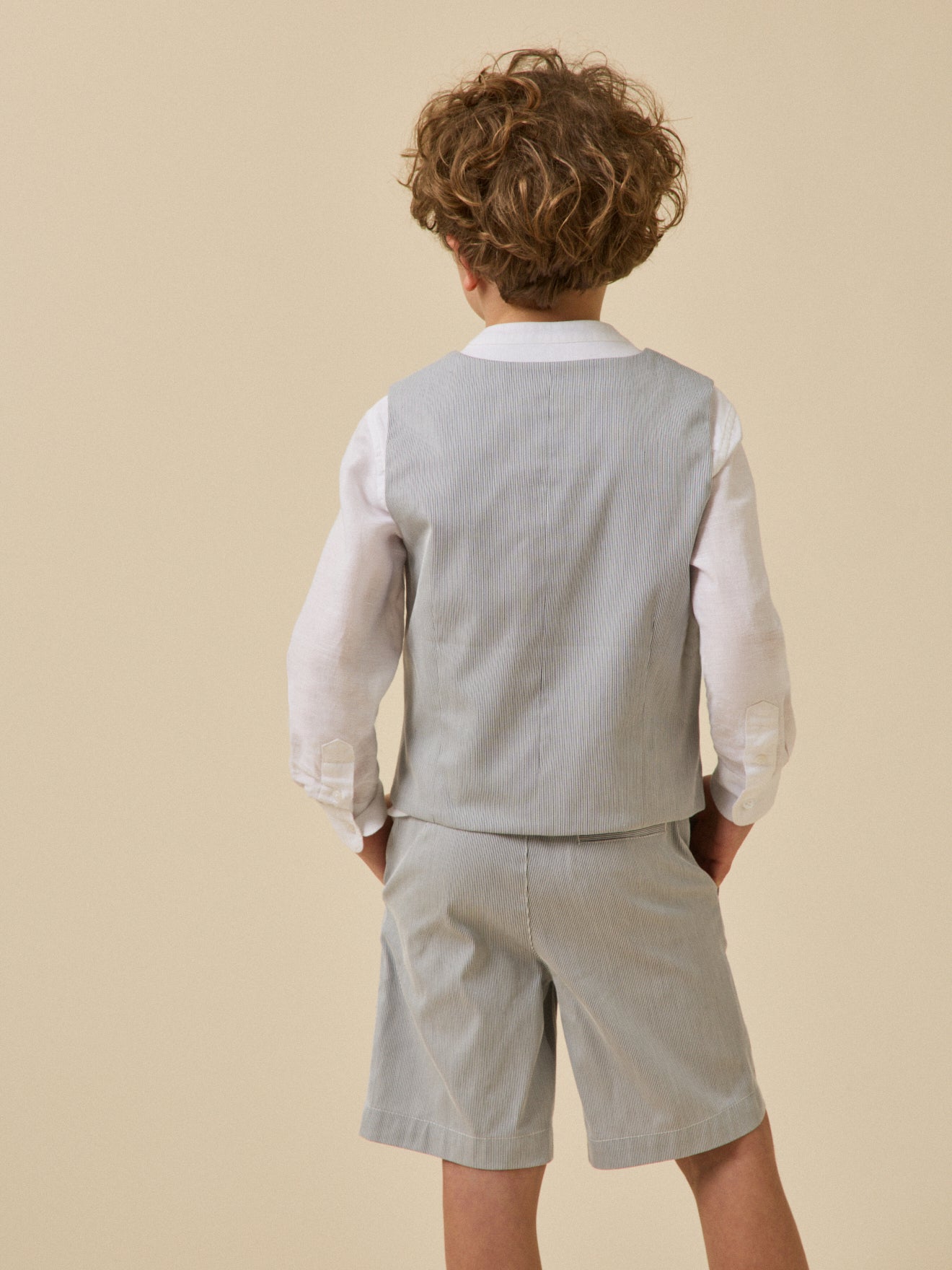 Jungen-Anzugweste mit Streifen – Kollektion für Festtage und Hochzeiten