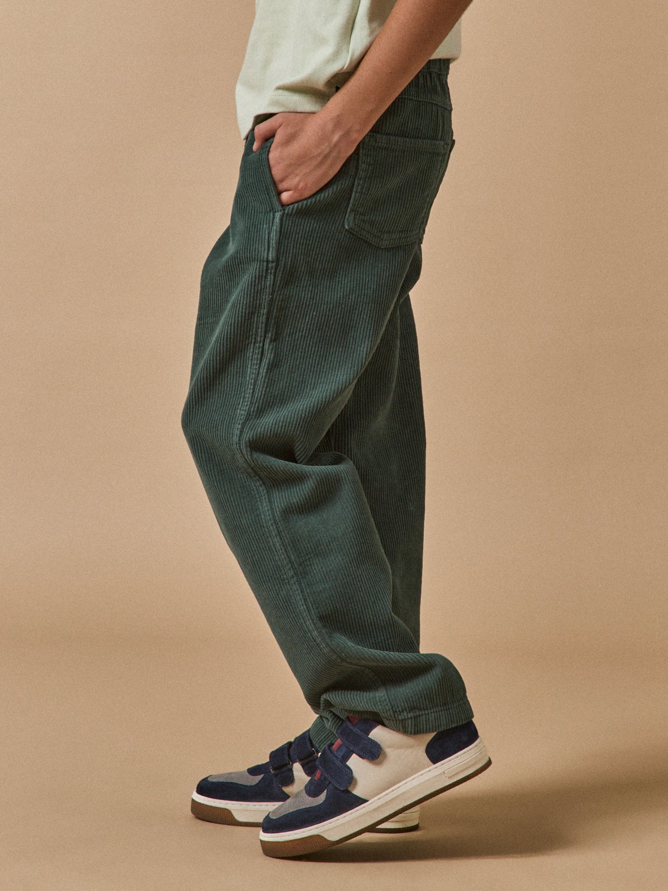 Pantalon relax en velours côtelé garçon