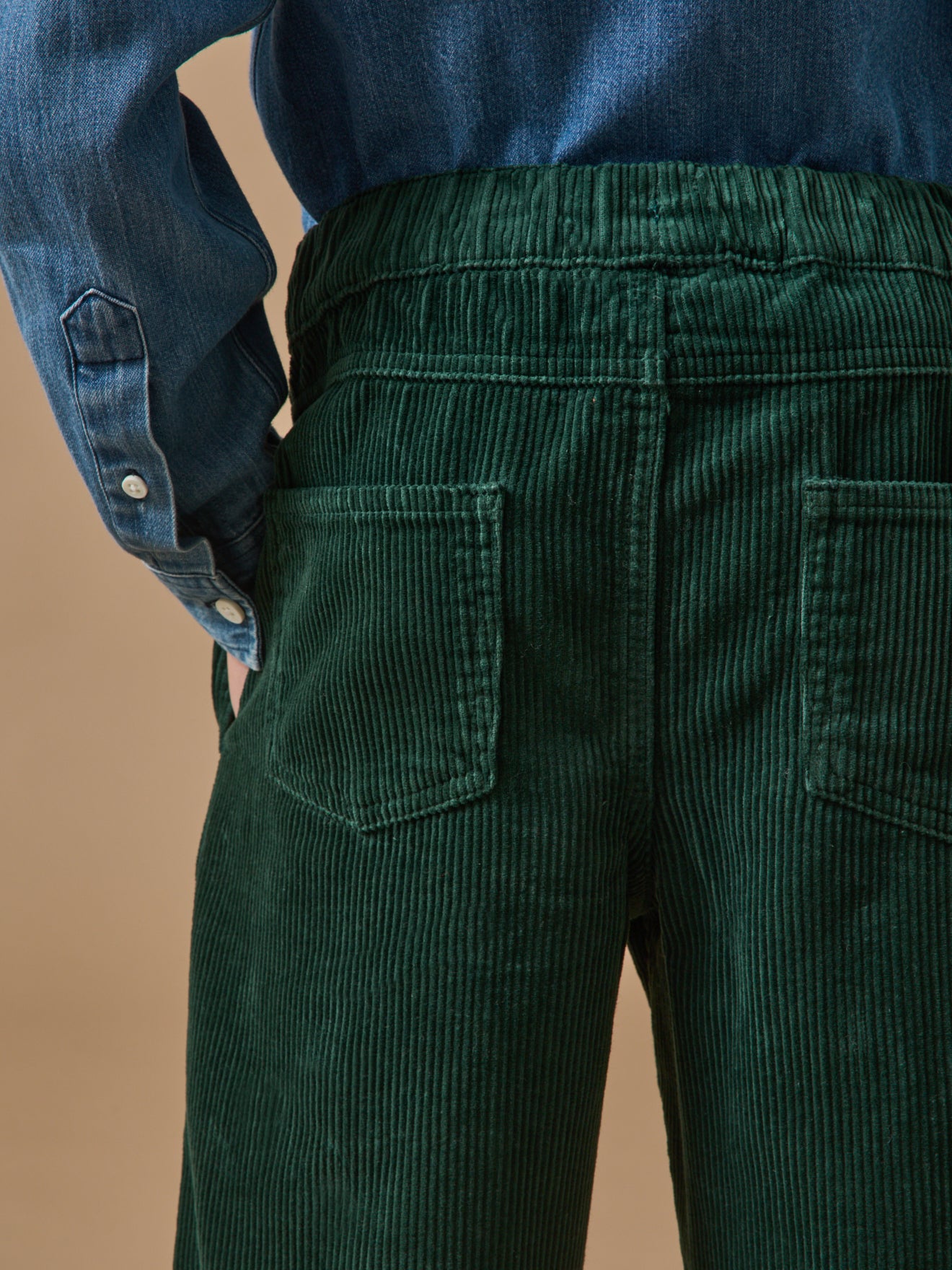 Jungenhose aus Cordsamt, lockerer Schnitt