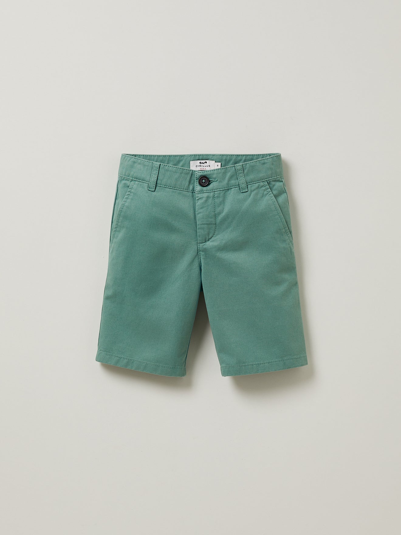 Jungen-Bermudas in Chino-Optik
