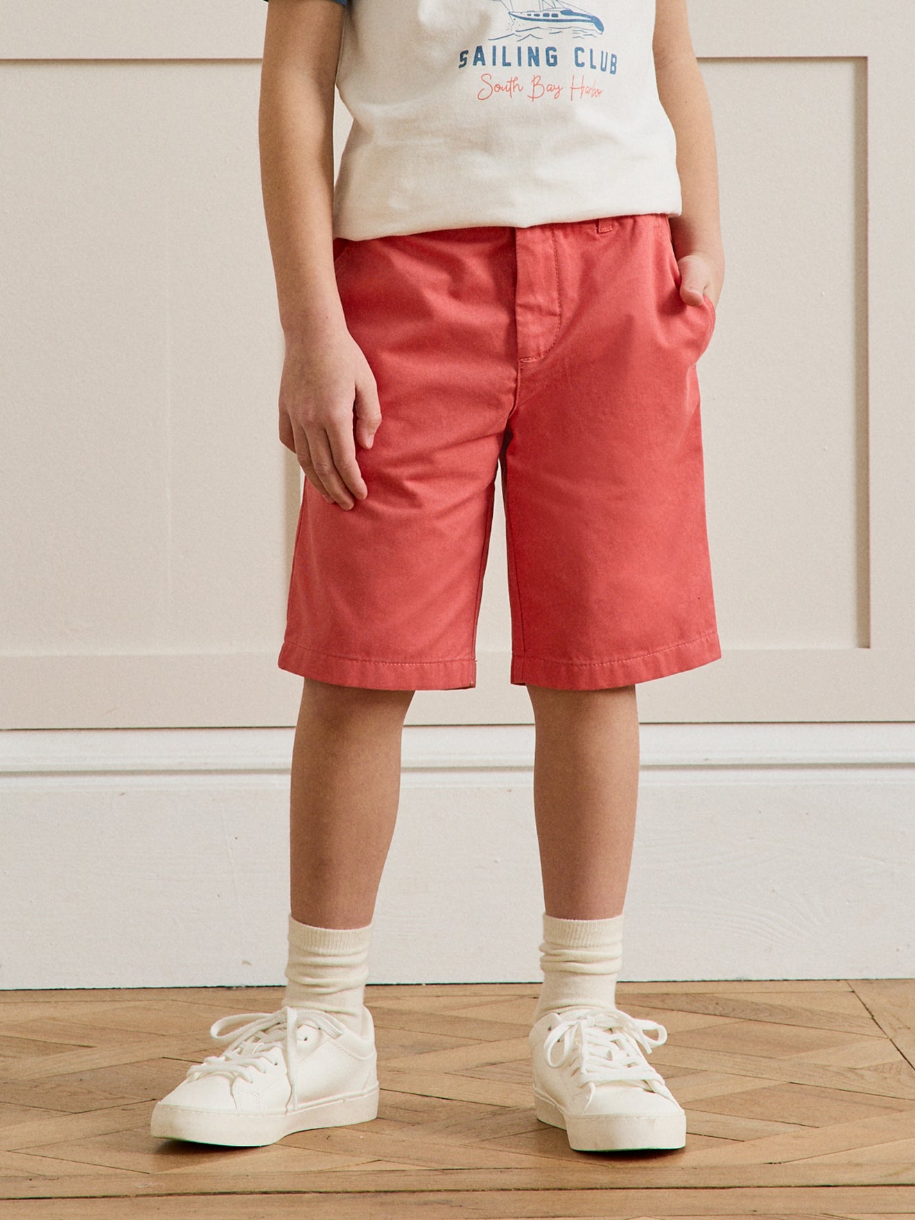 Jungen-Bermudas in Chino-Optik
