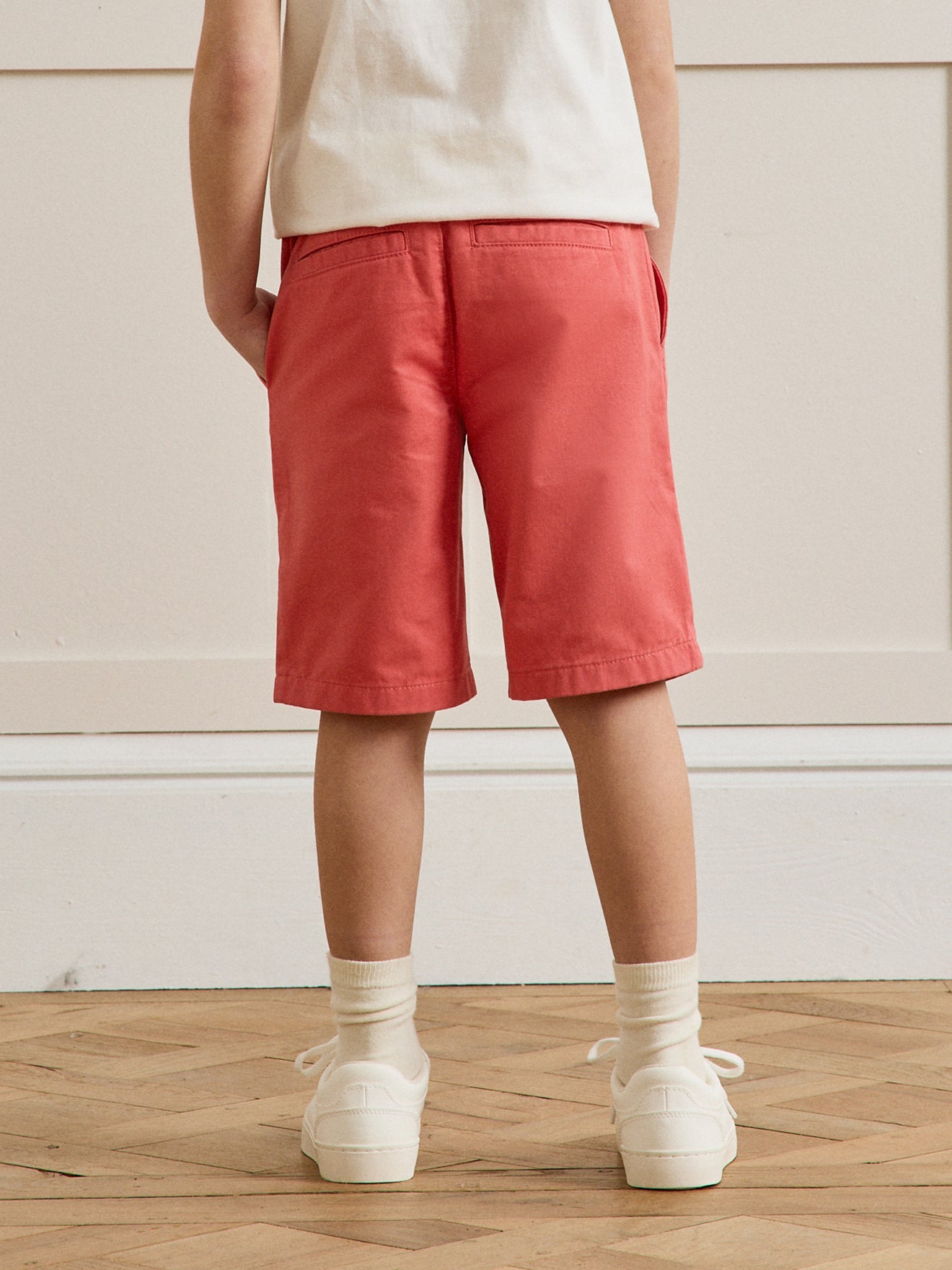 Jungen-Bermudas in Chino-Optik