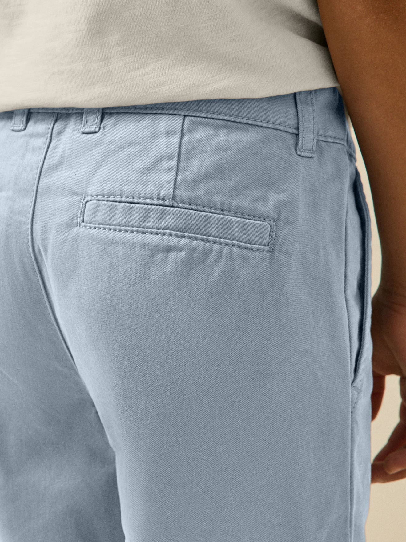Jungen-Bermudas in Chino-Optik