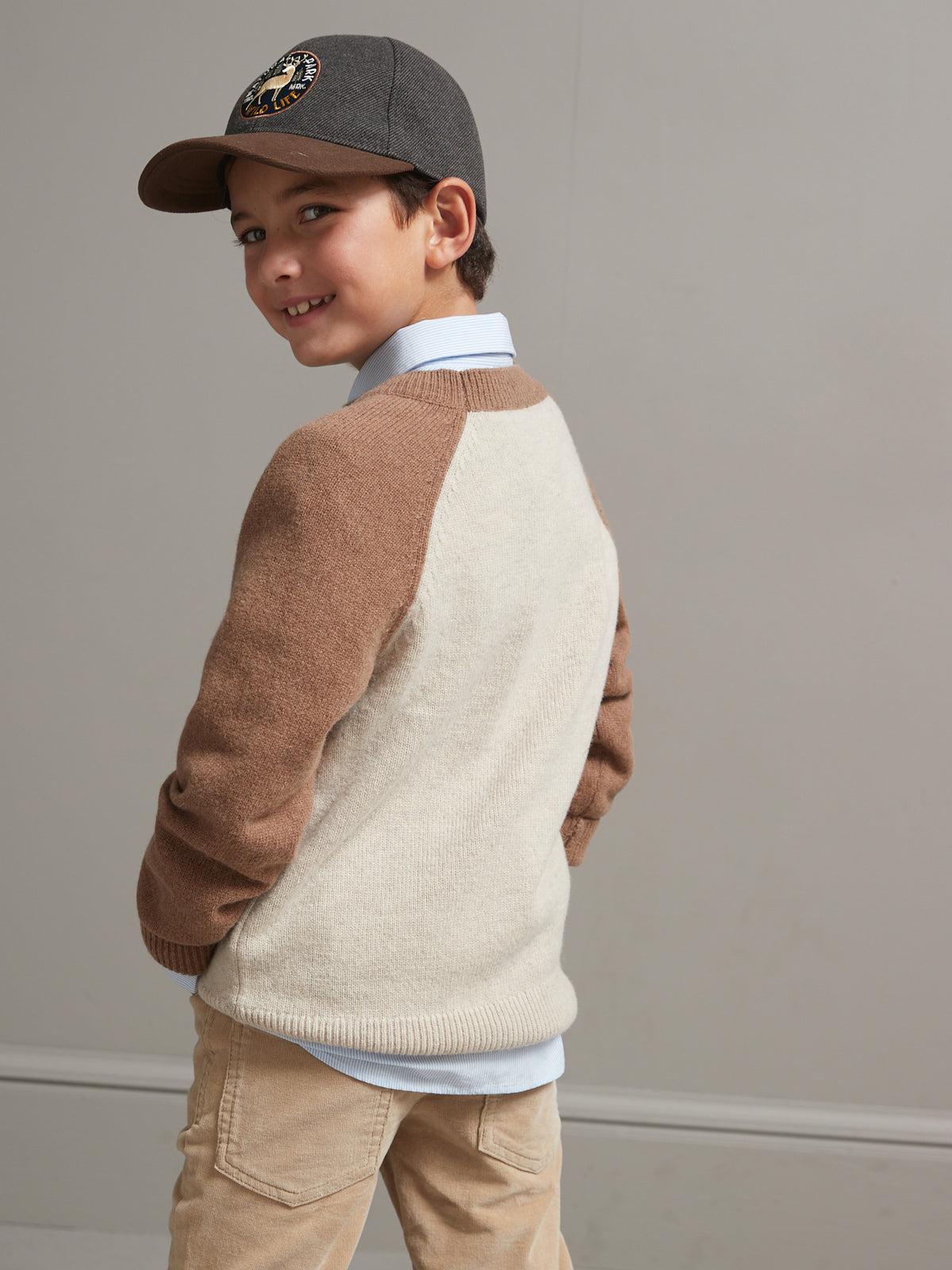 Jungenpullover aus Wolle, zweifarbig