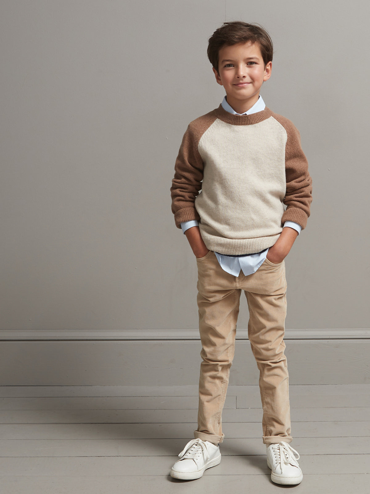 Jungenpullover aus Wolle, zweifarbig