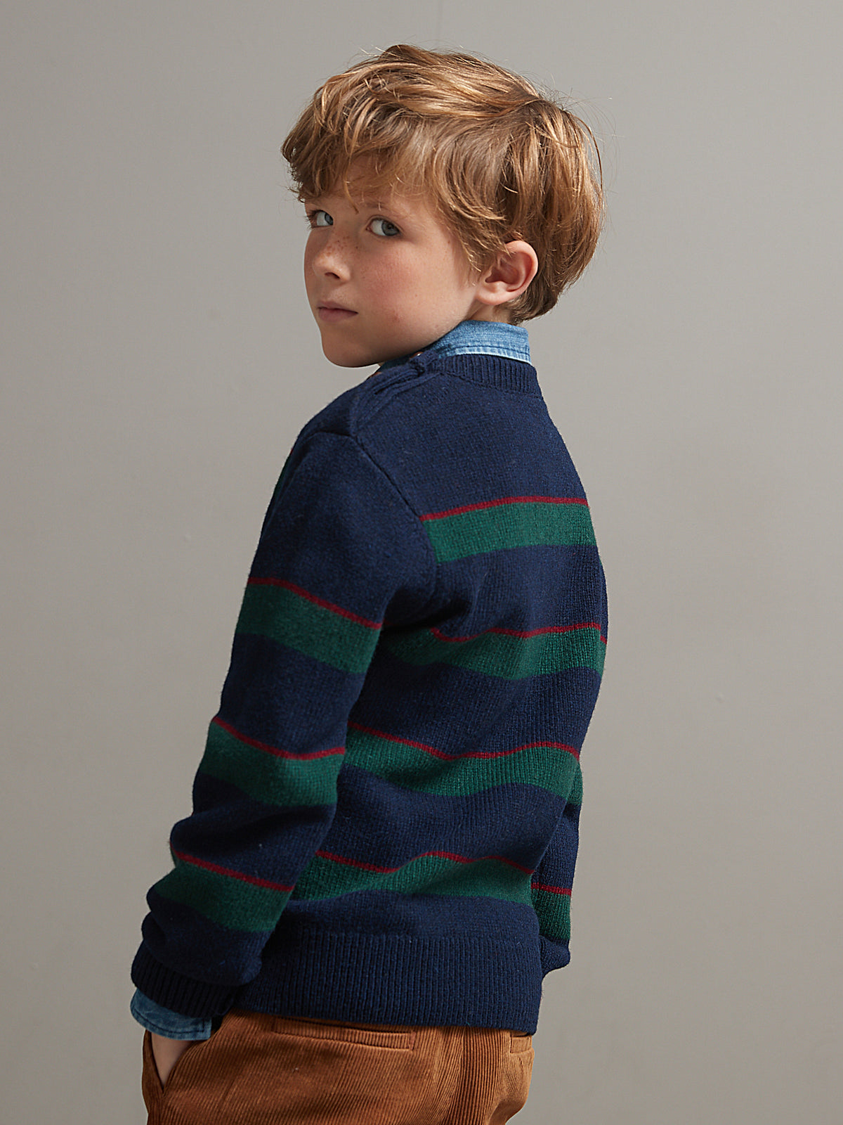 Jungenpullover aus Lambswool mit Streifenmuster