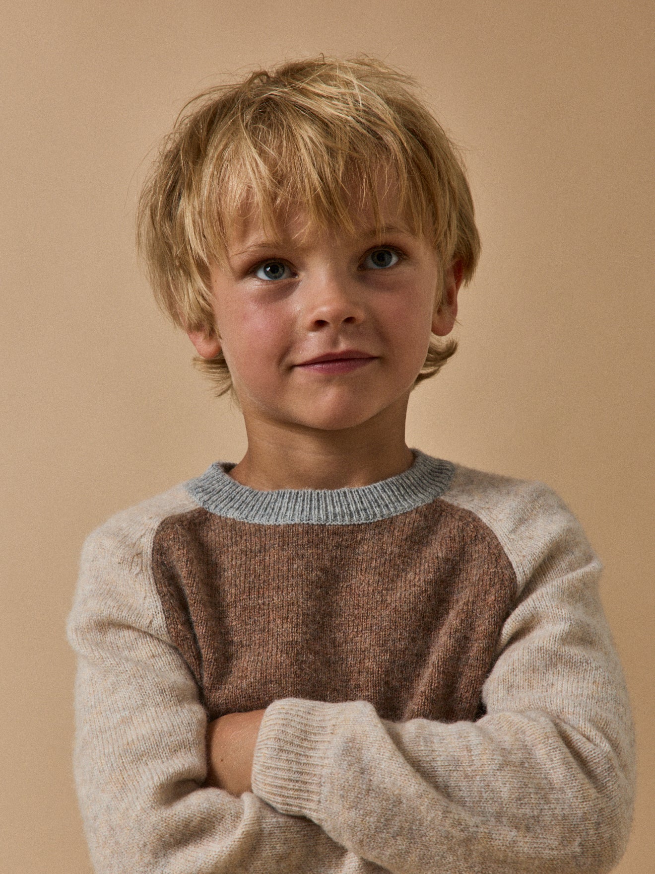 Jungenpullover aus Wolle mit Blockfarben