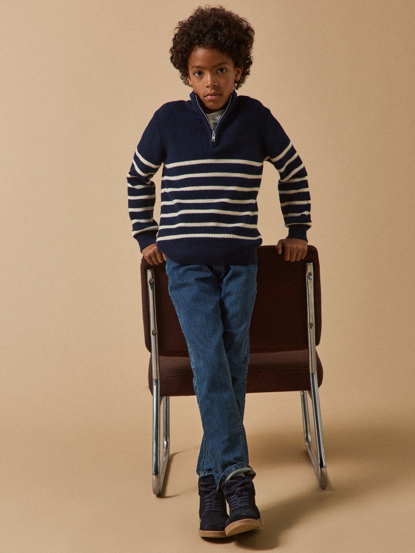 Jungenpullover mit Reissverschlusskragen