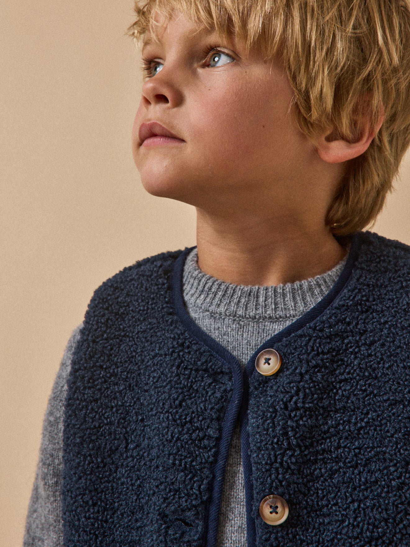 Jungenjacke ohne Ärmel aus Sherpa