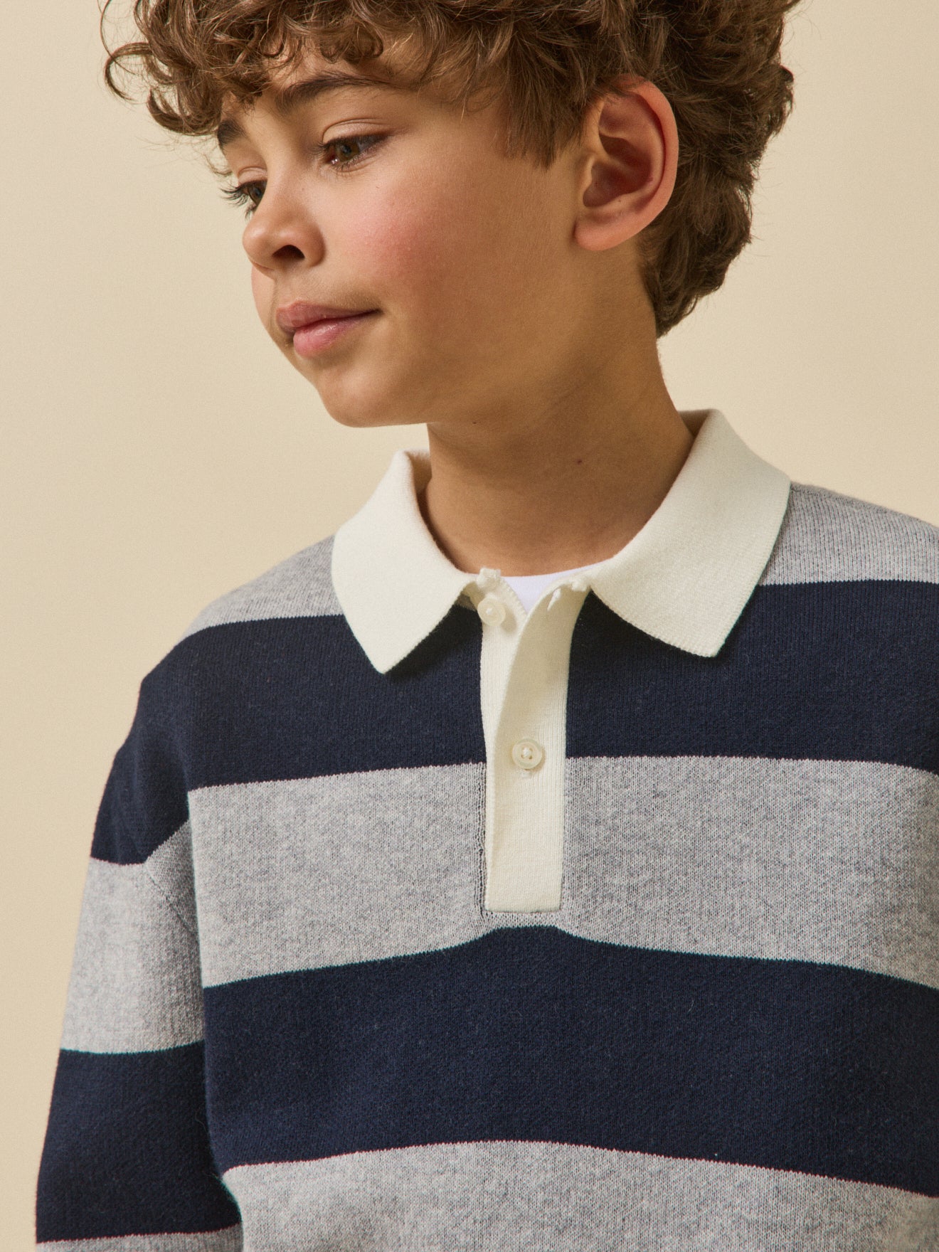 Jungenpullover mit Polokragen