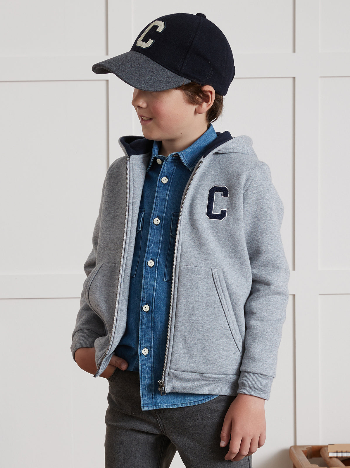 Jungen-Sweatjacke mit Reissverschluss und Kapuze