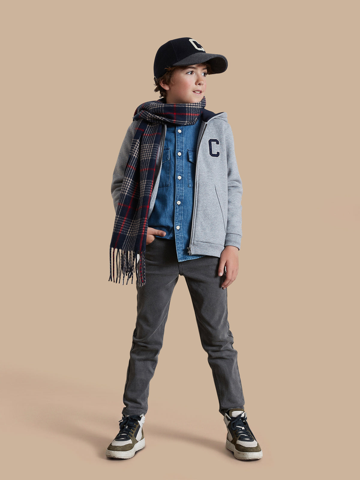 Jungen-Sweatjacke mit Reissverschluss und Kapuze