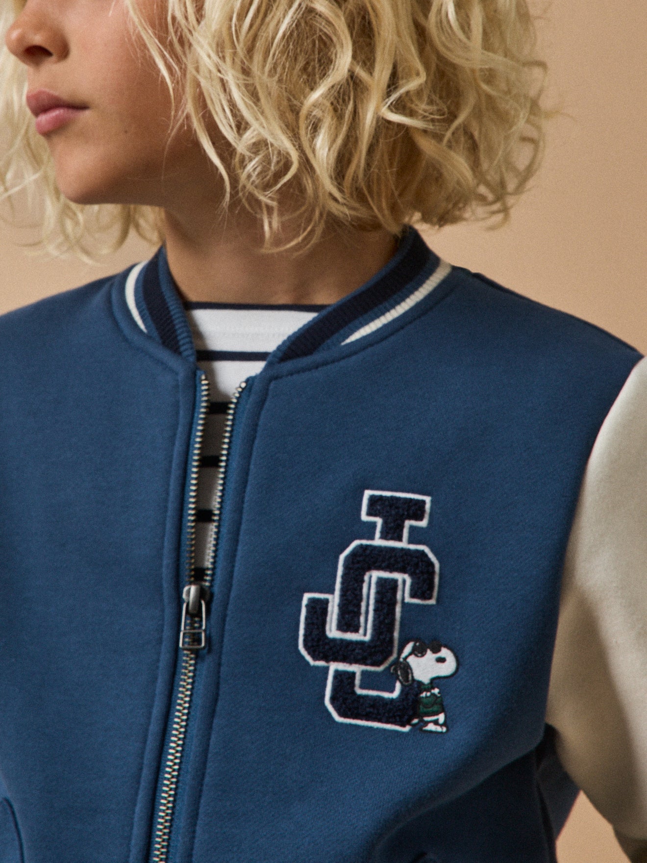 Jungen-Sweatshirt mit Teddykragen CYRILLUS X PEANUTS™ – Snoopy Kollektion