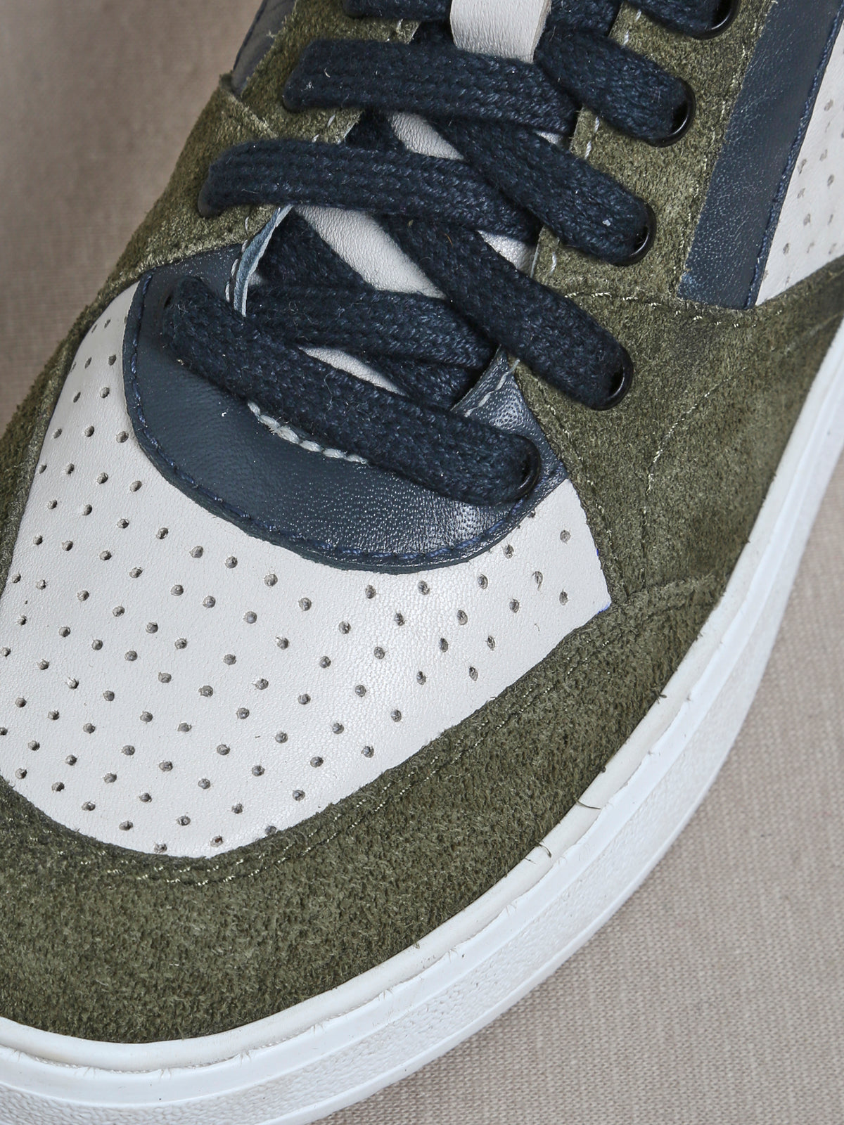 Hohe Jungen-Sneakers aus Leder