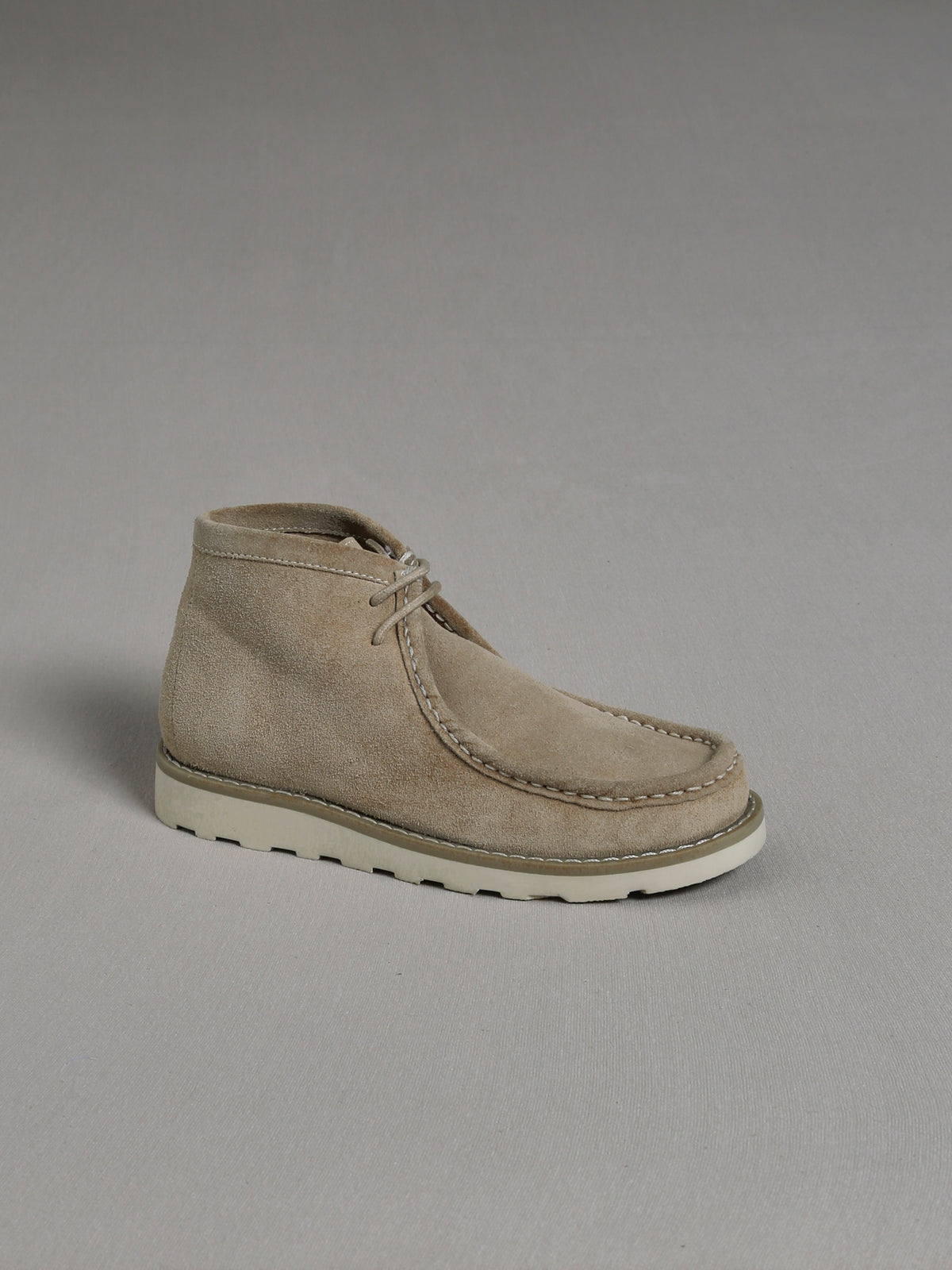 Jungen-Derbys aus Veloursleder