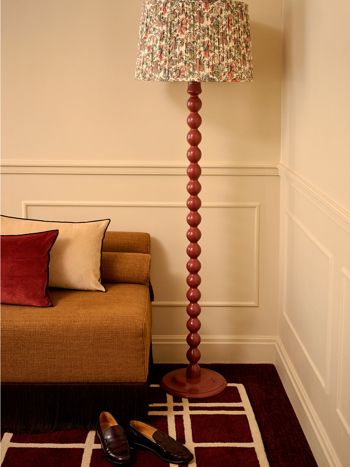 LOOKBOOK_GRAND_HOTEL_lampadaire_fleuri_c1a9ba67-6a81-4149-b81b-98c68ed94ae1