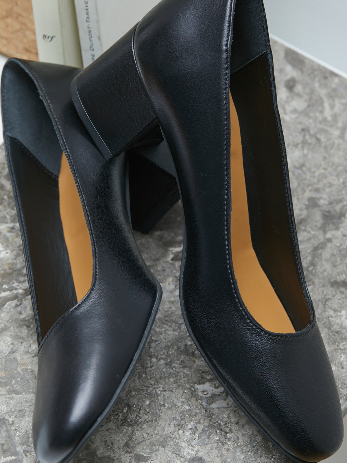 Damen-Pumps aus Leder