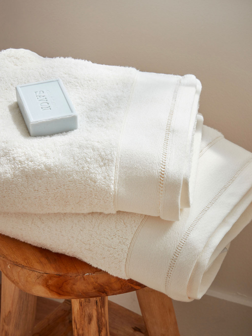 Frotteetuch mit Ajour-Muster