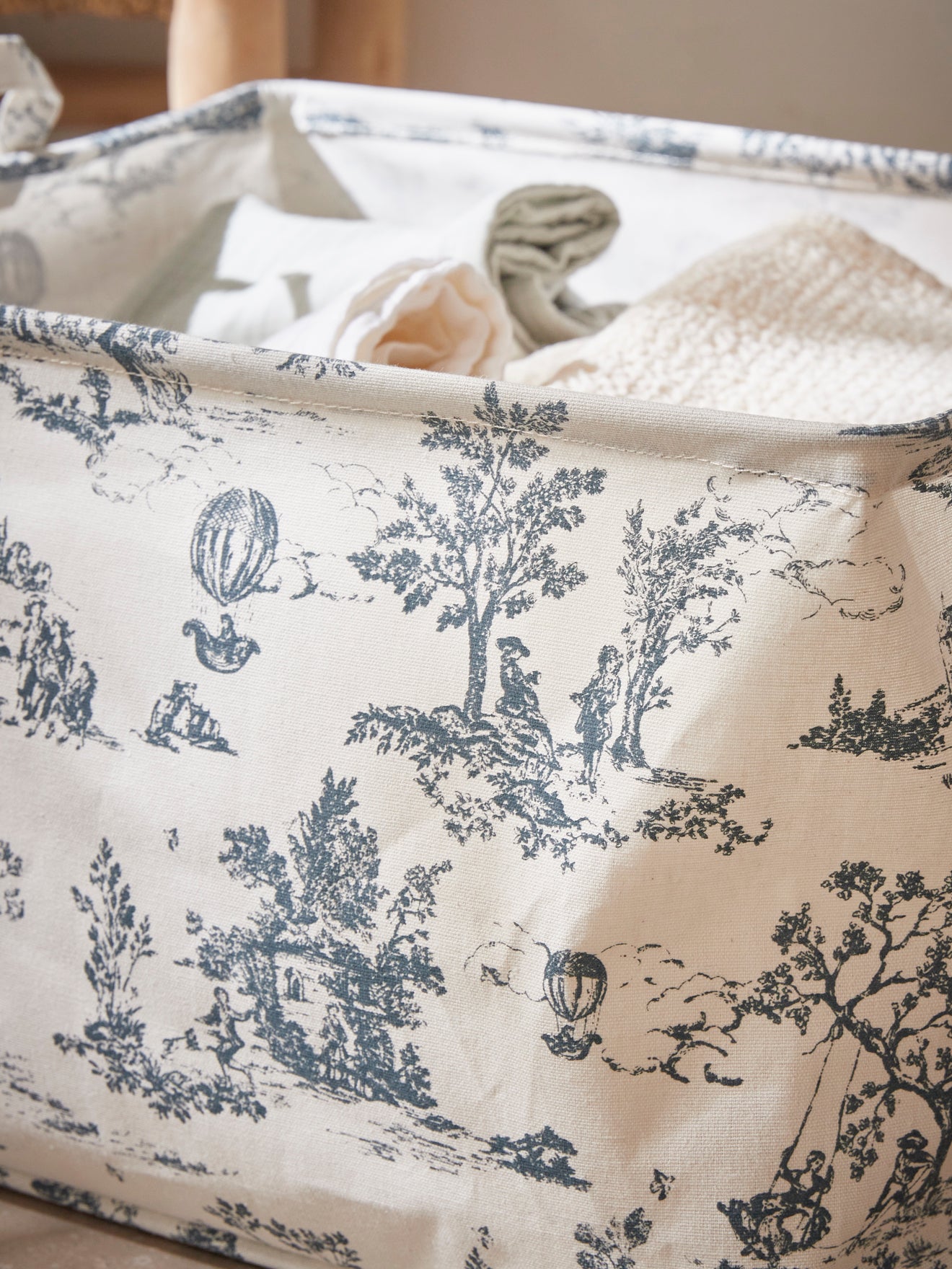 Wäschekorb im Jouy-Esprit, großes Modell