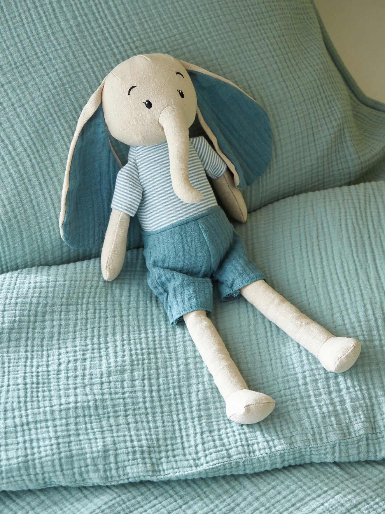 Schmuse-Elefant aus Leinen und Baumwolle