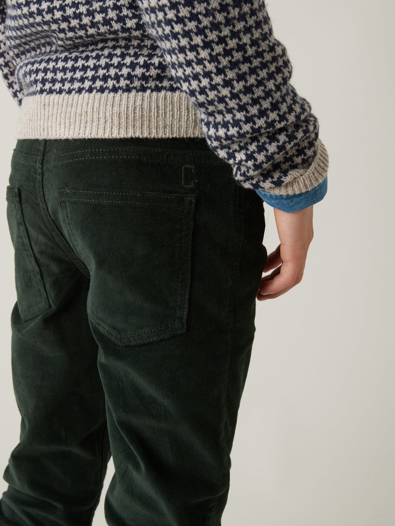 Jungen Slim Fit Hose aus Velours